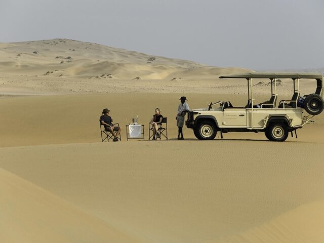 Serra Cafema - Picnic out in the desert