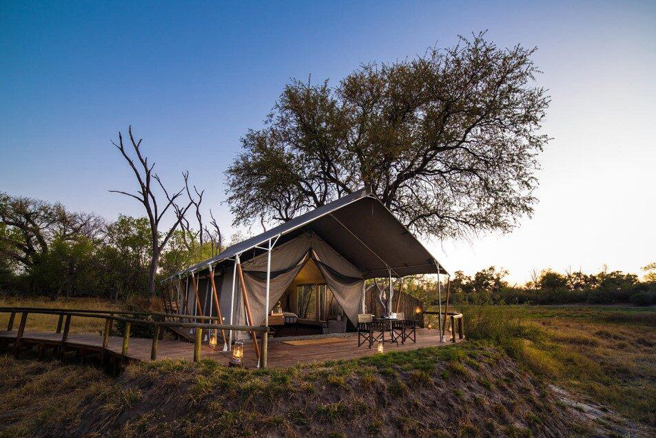 Little Machaba - Okavango Delta / Moremi Game Reserve / Khwai River