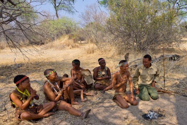 Meno a Kwena - Enjoy cultural safaris and walks with the ancient Bushmen