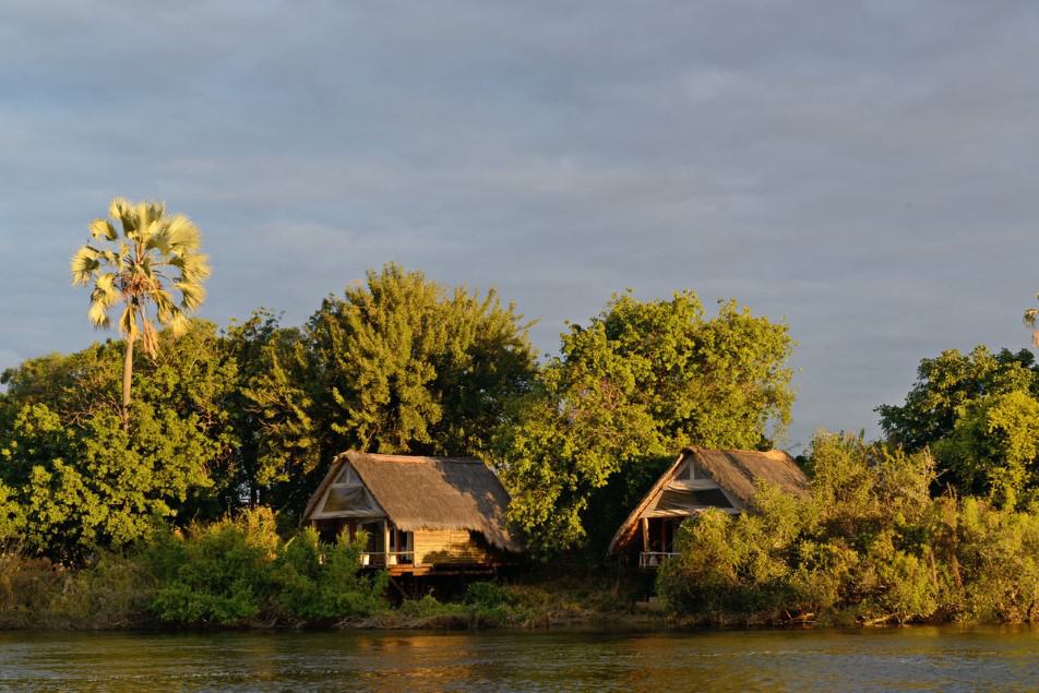 Sindabezi Island Lodge