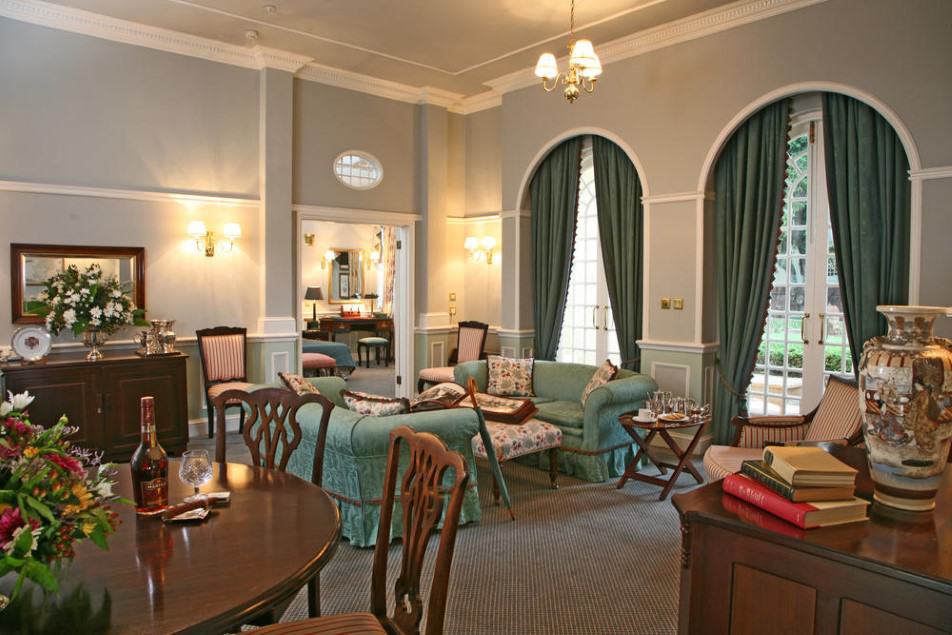 Royal Suite Lounge - Victoria Hotel